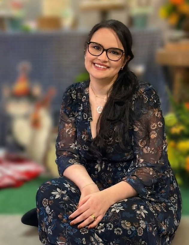 Camila Petroncini preparando sabonetes artesanais